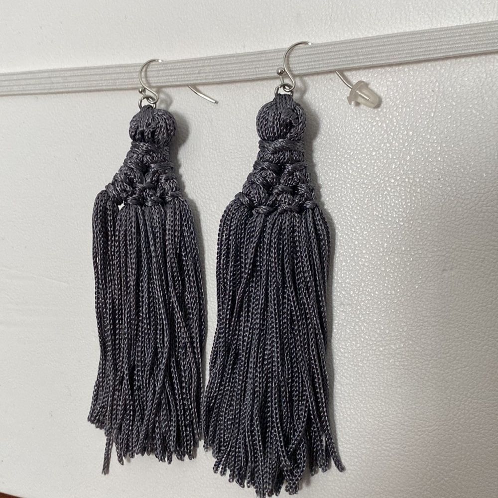 Women’s Earrings Tassel Grey Braided Long - Picture 2 of 2